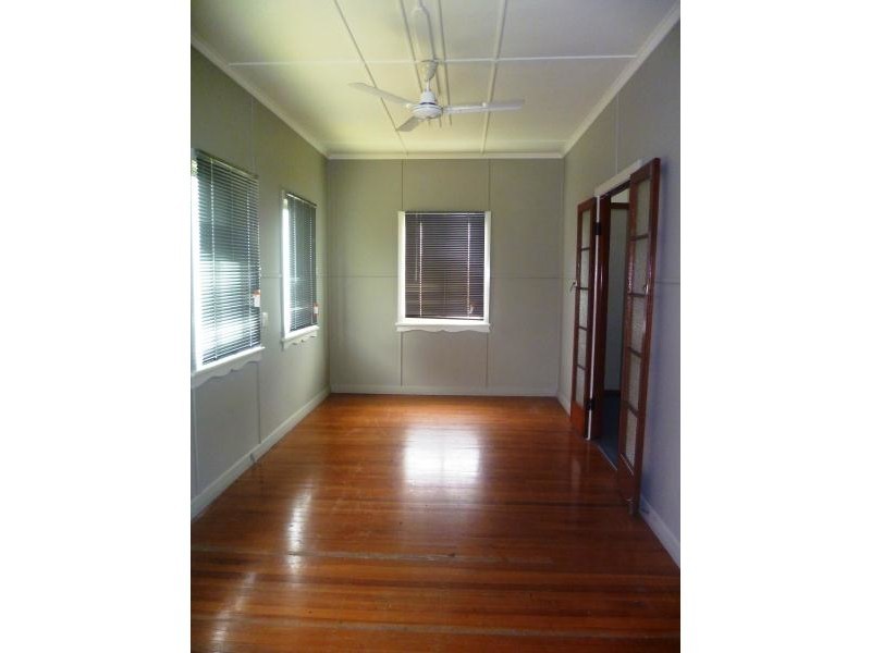 111 Edington Street, Berserker QLD 4701